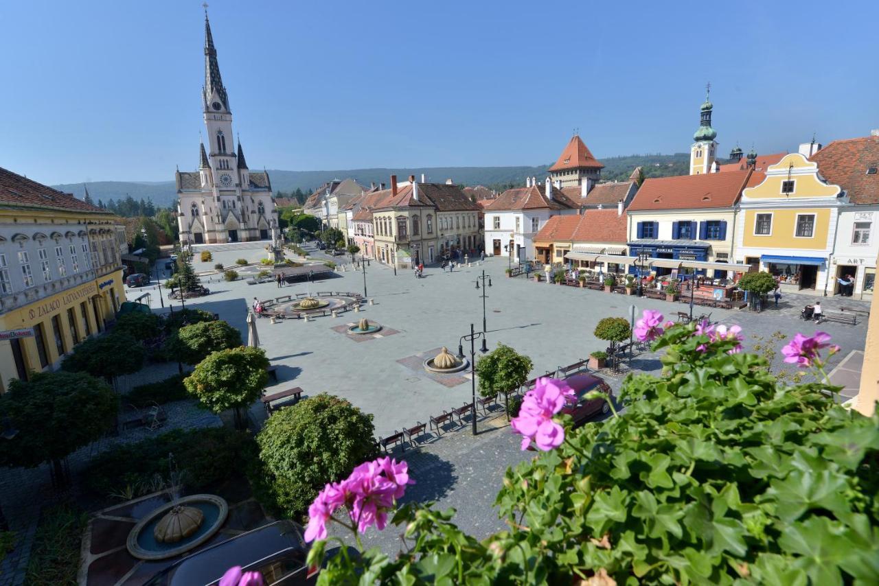 Hotel Irottkoe Koszeg Luaran gambar