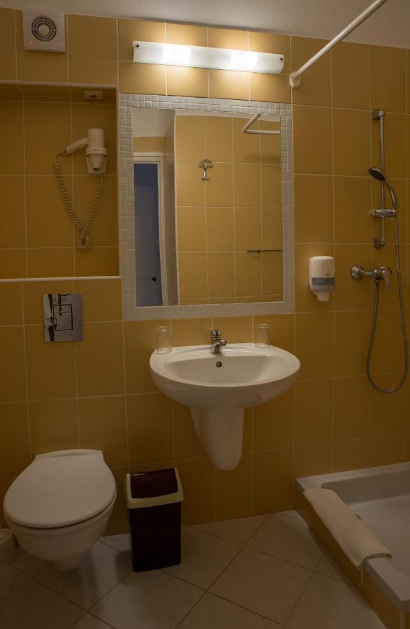 Hotel Irottkoe Koszeg Luaran gambar