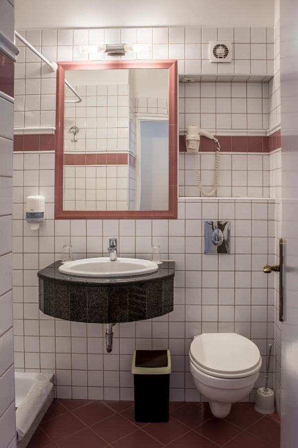 Hotel Irottkoe Koszeg Luaran gambar