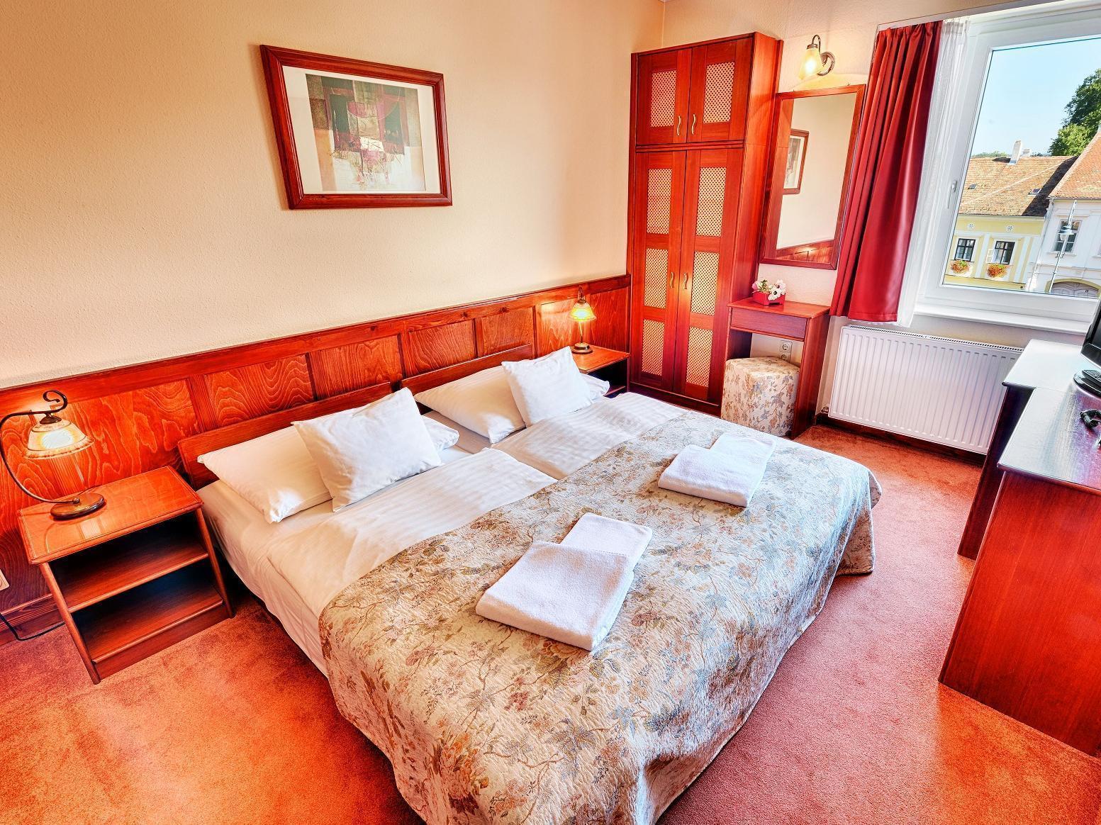 Hotel Irottkoe Koszeg Luaran gambar