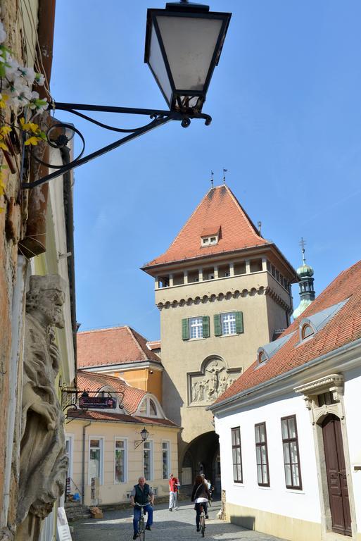 Hotel Irottkoe Koszeg Luaran gambar