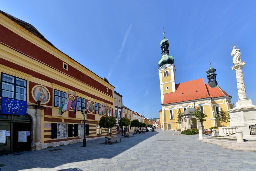 Hotel Irottkoe Koszeg Luaran gambar