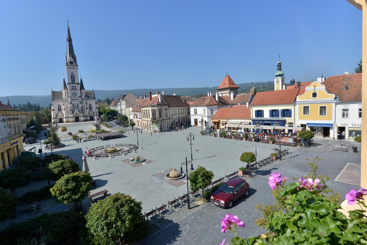 Hotel Irottkoe Koszeg Luaran gambar
