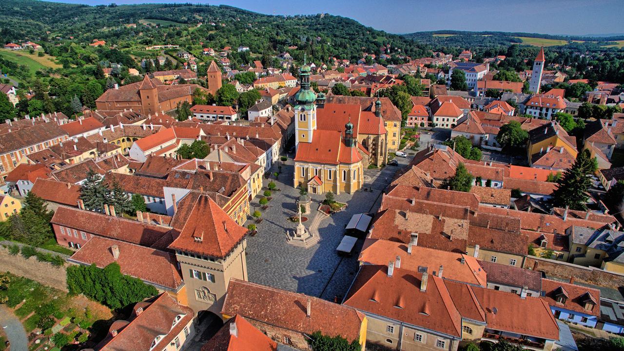 Hotel Irottkoe Koszeg Luaran gambar