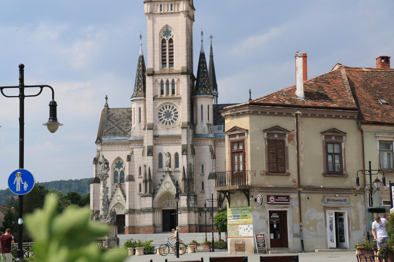 Hotel Irottkoe Koszeg Luaran gambar