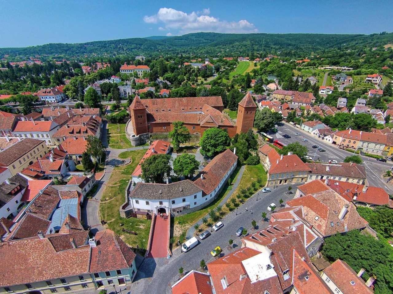 Hotel Irottkoe Koszeg Luaran gambar